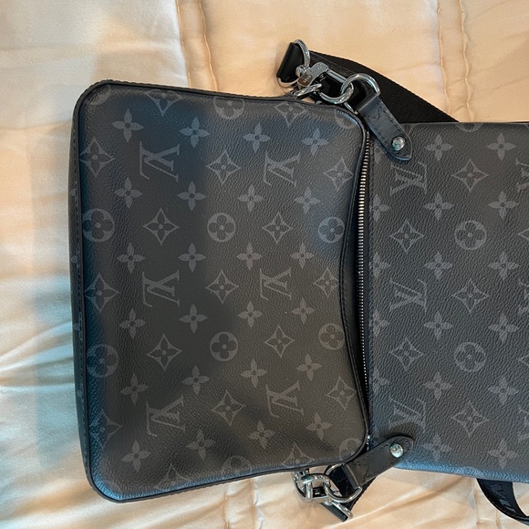 Louis Vuitton Trio Messenger - Picture 4 of 5
